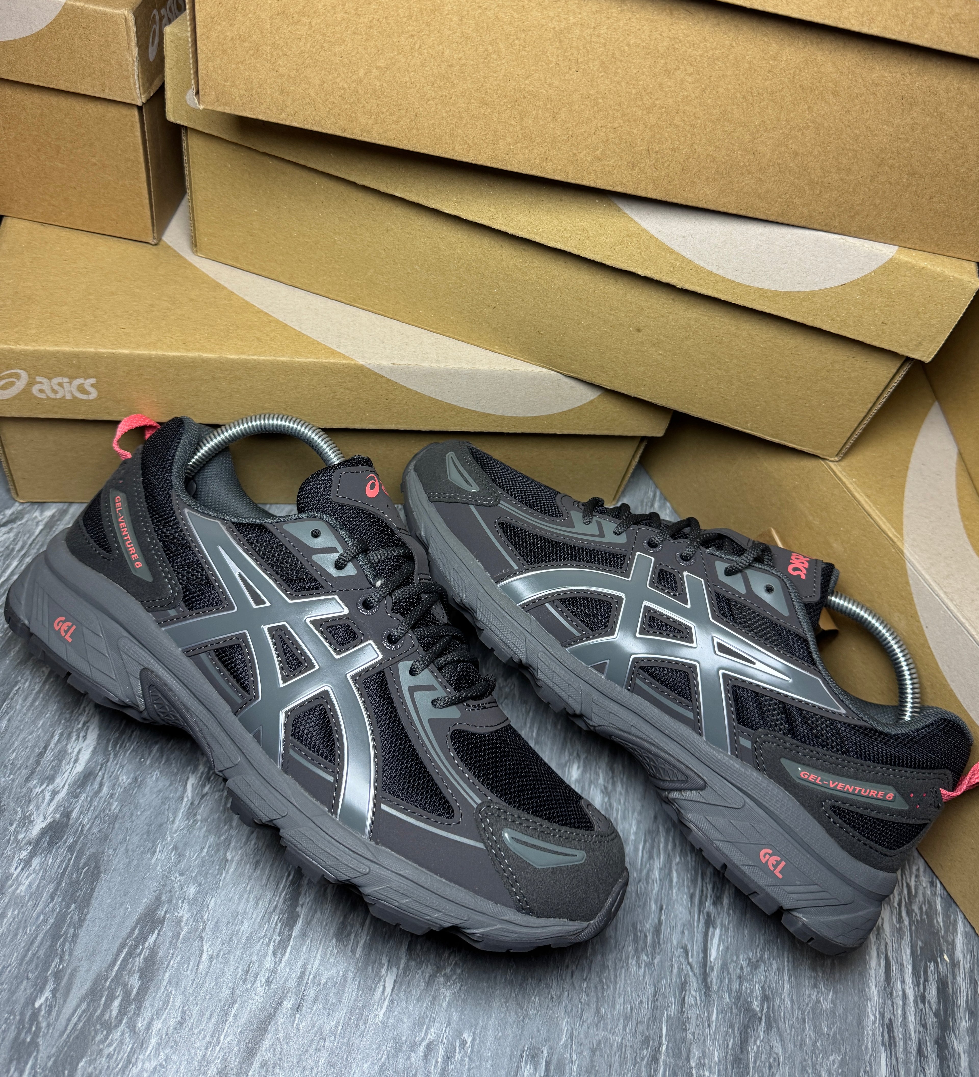 Asics Gel Venture 6 ‘Black/Truffle Grey’